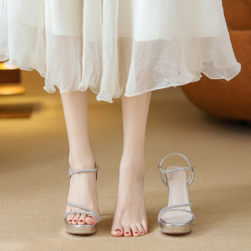 รองเท้าส้นสูงแบบแพลตฟอร์มประดั - Sandal Strappy Heeled บทวิจารณ์และราคา